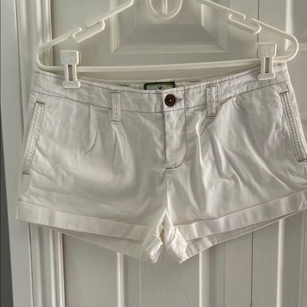 Juniors White American Eagle Shorts